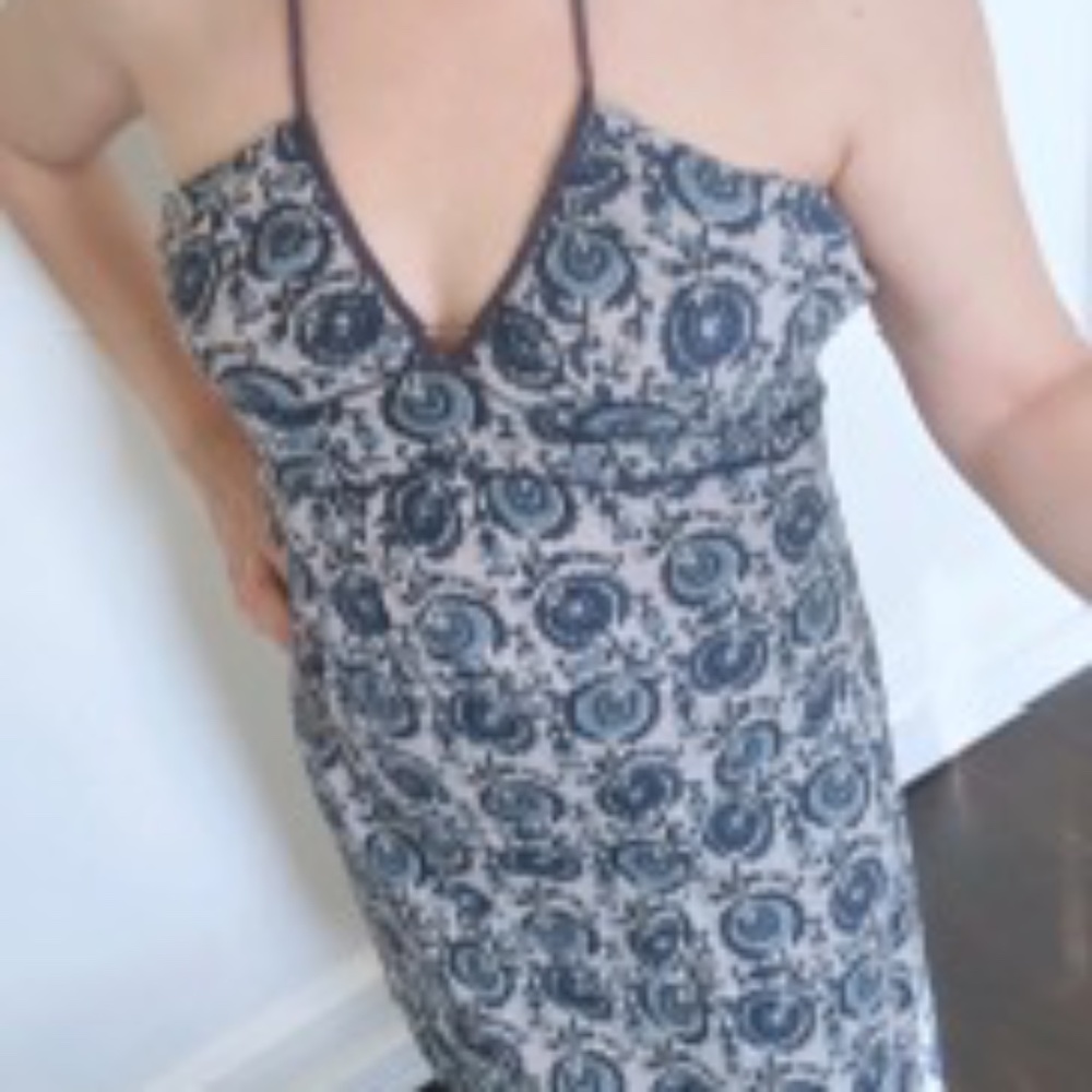 dresses - Picture 1 of 2